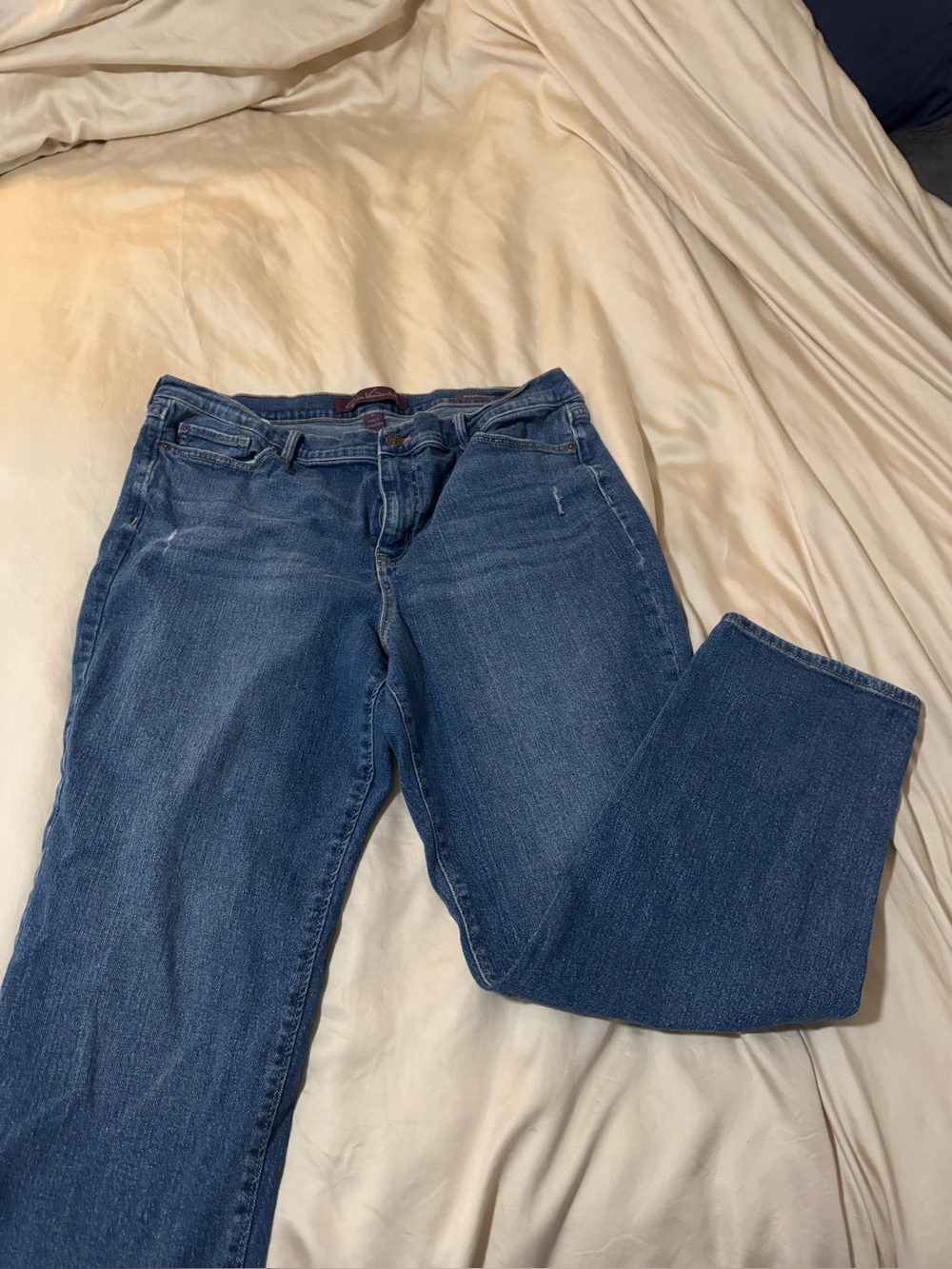 Gloria Vanderbilt Medium Blue Straight Leg Jeans